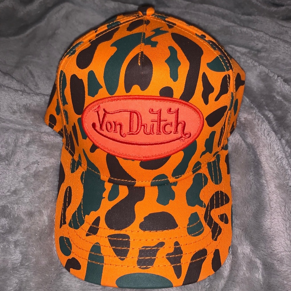 Von Dutch camo trucker hat